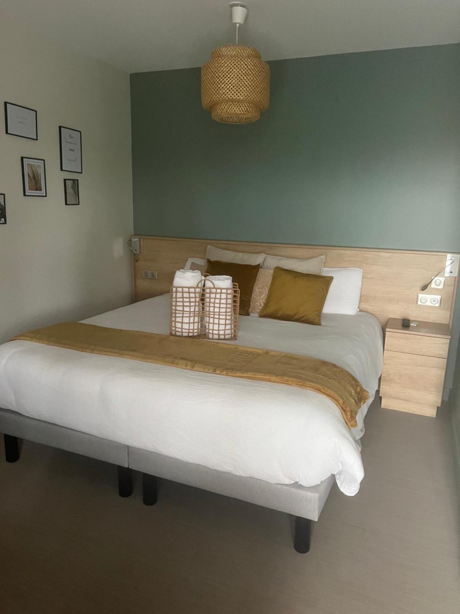 Chambre privatisée L’Ermitage vue sur la mayenne Château-Gontier Extérieur photo